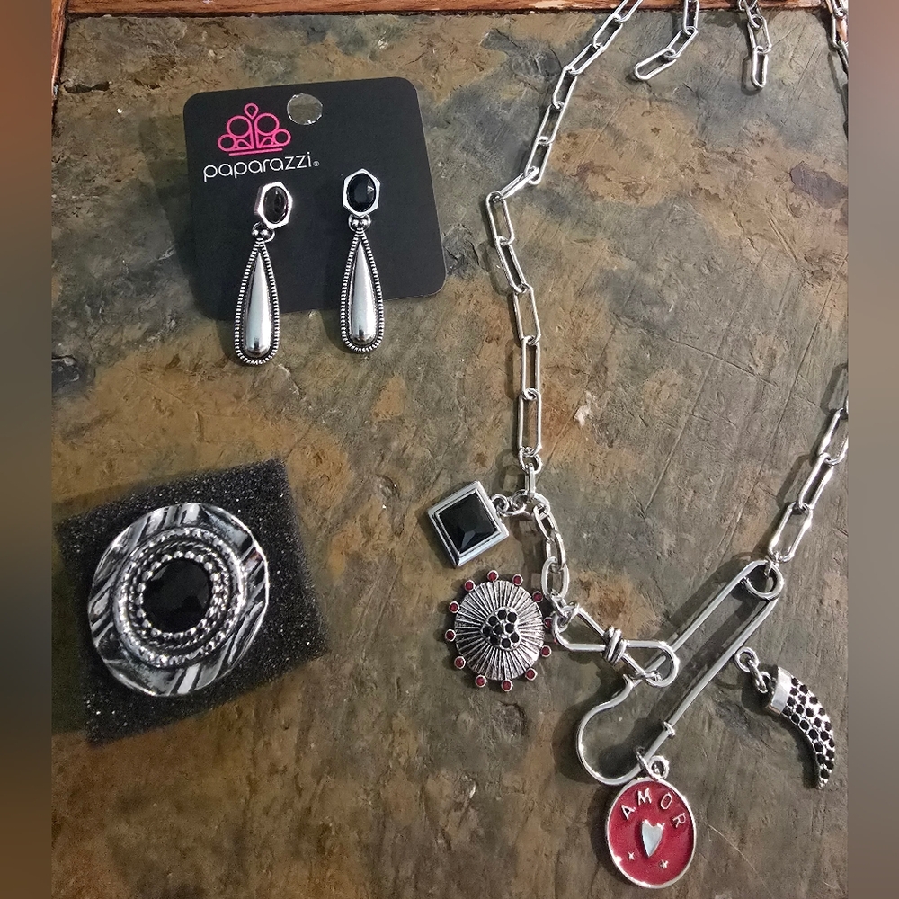 Paparazzi Silver and Black Jewelry Set